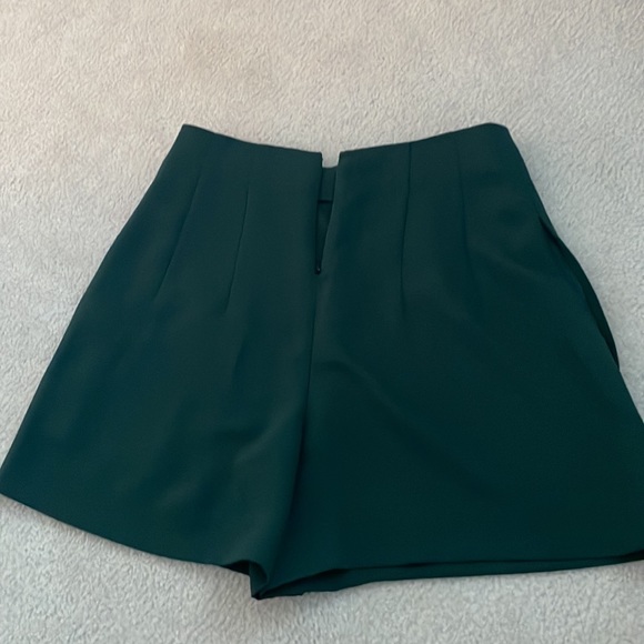 Club Monaco shorts - Picture 2 of 2